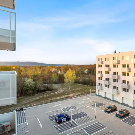 Airport With Own Parking Apartment