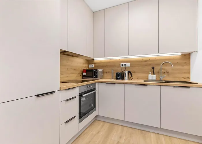 Airport With Own Parking Apartmán *