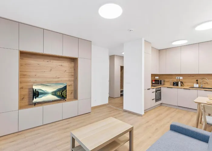 Airport With Own Parking Apartment