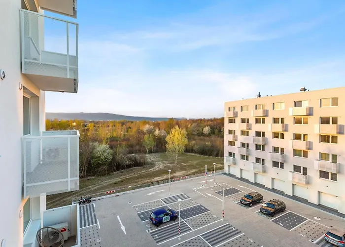 Airport With Own Parking Appartement